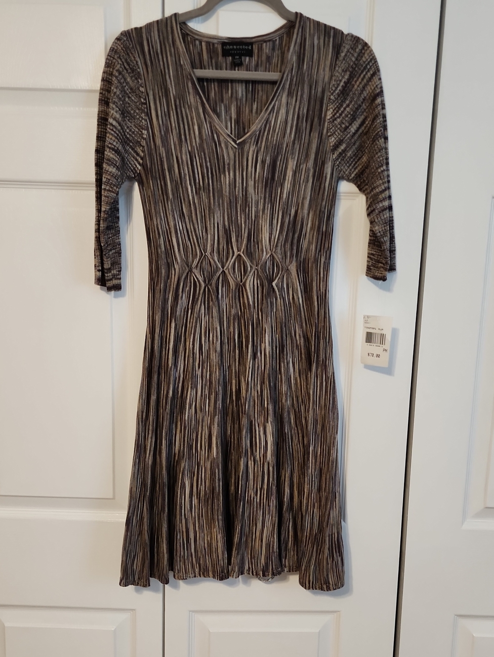 Kasper Striated V-Neck Long Sleeve Knit Dress in Brown and Black